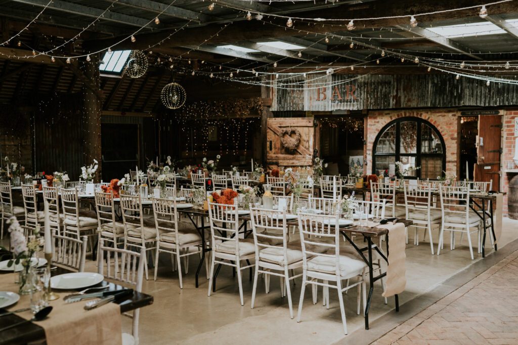 Oak Tree Barn in Kent wedding photographer 