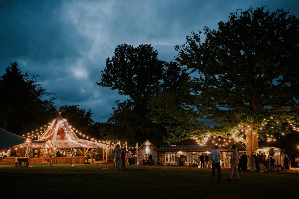 Oak Tree Barn wedding photographer